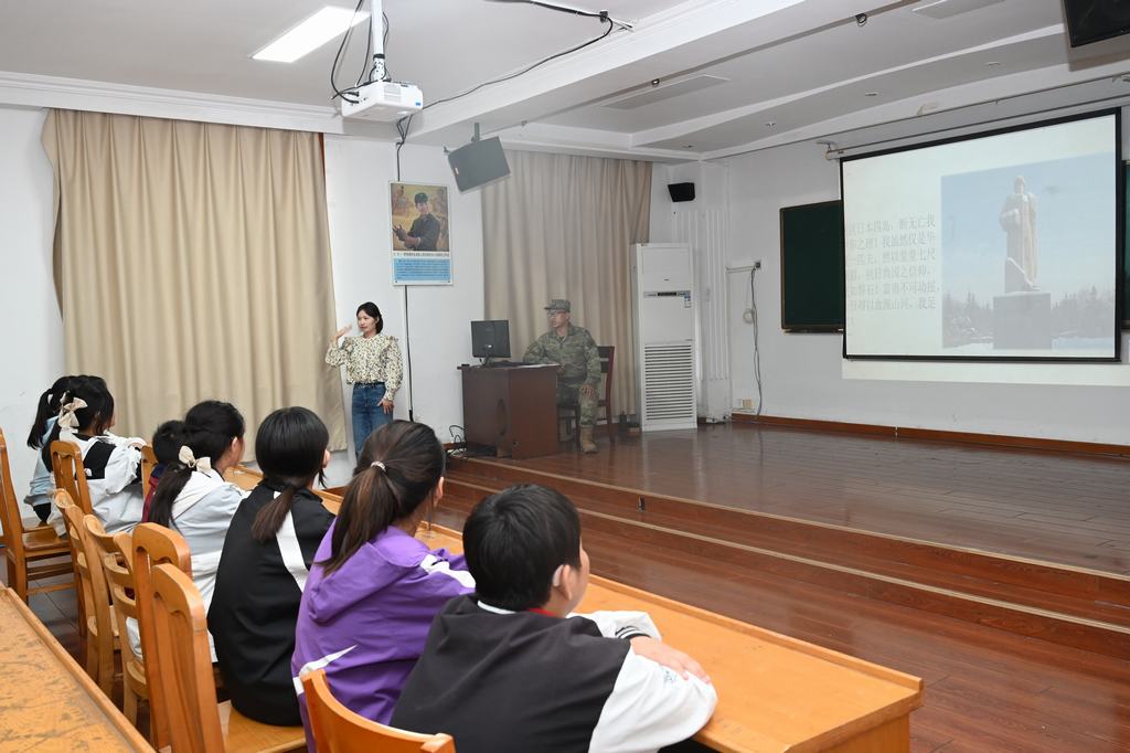 徐州市特殊教育学校开展全民国防教育月走进军营活动(图7)